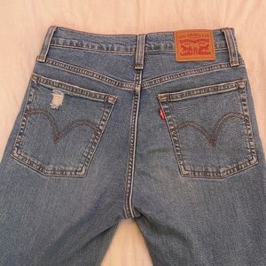 Levi Ripped Skinny Jeans